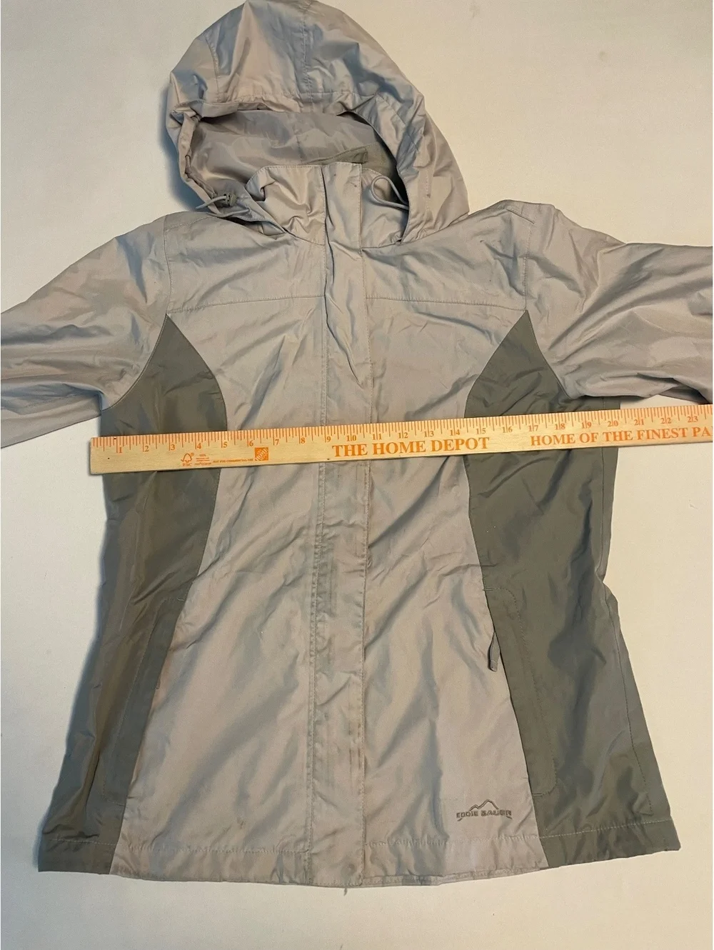 Eddie Bauer Women's Lightweight Hooded Windbreaker Jacket Size L